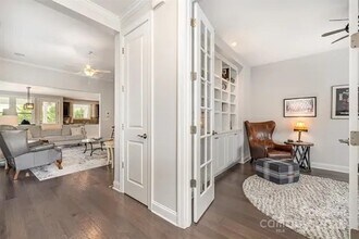 7025 Overjoyed Crossing in Charlotte, NC - Foto de edificio - Building Photo