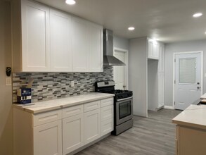 10534 Roseton Ave in Santa Fe Springs, CA - Building Photo - Building Photo