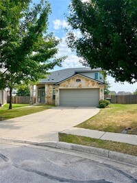 1205 Logan Dr in Leander, TX - Foto de edificio - Building Photo