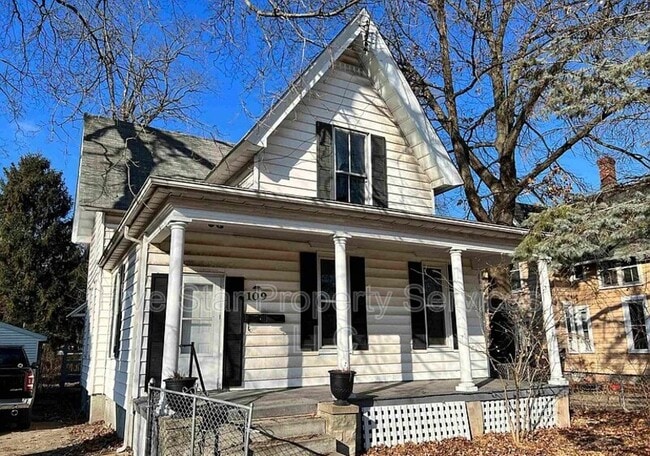 property at 109 S Walnut St