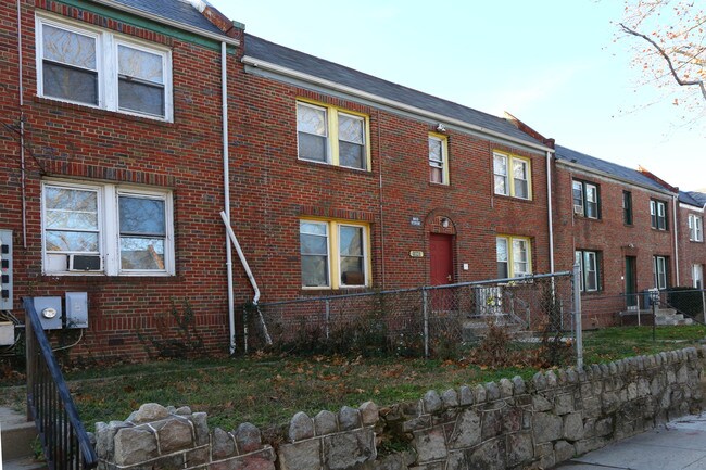1845 M St NE in Washington, DC - Building Photo - Building Photo