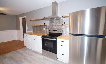 212 N Eastern St in Greenville, NC - Foto de edificio - Building Photo