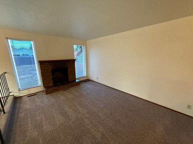 2907 Moraga Ave SE in Albany, OR - Building Photo - Building Photo
