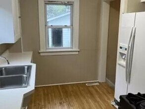 1349 Schletti St N in St. Paul, MN - Building Photo - Building Photo