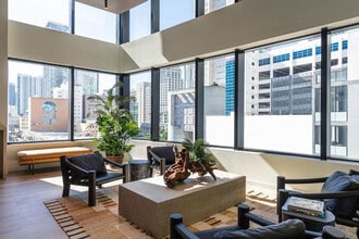 225 N Miami Ave in Miami, FL - Building Photo - Building Photo