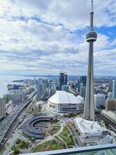 133 Bremner Blvd in Toronto, ON - Building Photo - Building Photo