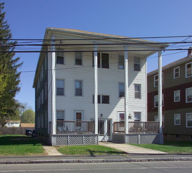 573 Chicopee St in Chicopee, MA - Building Photo - Building Photo