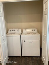 211 Scotch Pebble Dr in Jacksonville, FL - Building Photo - Building Photo