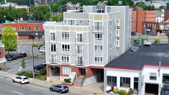 471 Arsenal St, Unit 2 Apartamentos