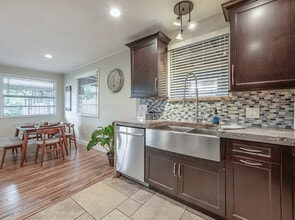3905 N Highland Ave in Tampa, FL - Building Photo - Building Photo