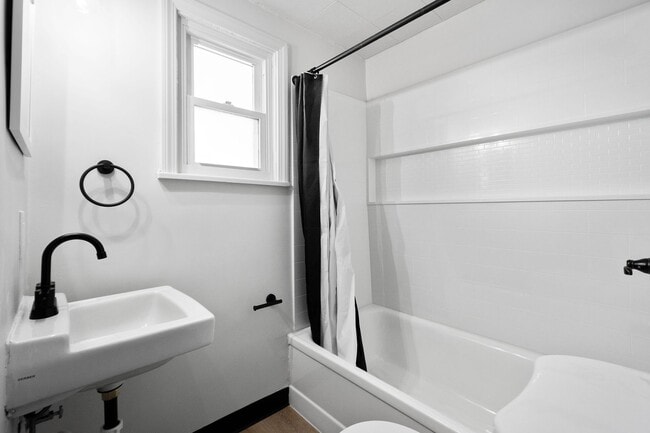 327 James St in North Versailles, PA - Building Photo - Building Photo