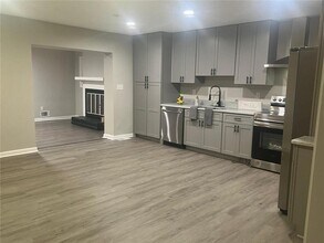 3891 Artist View Dr in Decatur, GA - Building Photo - Building Photo