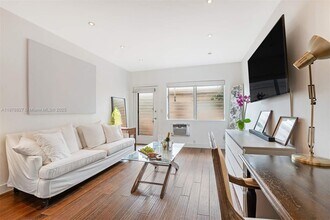 1050 Pennsylvania Ave in Miami Beach, FL - Building Photo - Building Photo