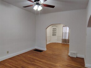 3246 S Big Bend Blvd in Maplewood, MO - Building Photo - Building Photo