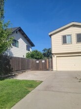 522 Dawn Dr in Manteca, CA - Building Photo - Building Photo