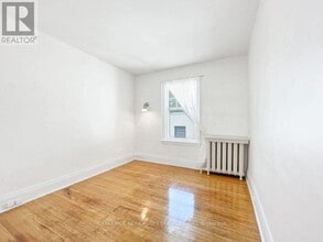 12 Kendal Ave in Toronto, ON - Building Photo - Building Photo