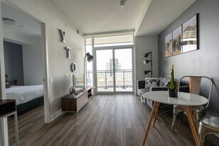 35 Greenfield Ave, Unit SI ID1293839P in Toronto, ON - Building Photo