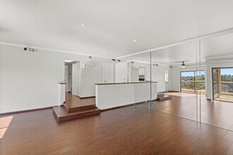 27806 Soller in Mission Viejo, CA - Foto de edificio - Building Photo