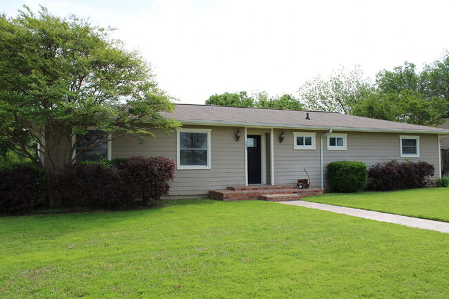 503 Drexel Dr in Grapevine, TX - Building Photo - Building Photo