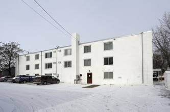 312 Harrison St in Anoka, MN - Foto de edificio - Building Photo