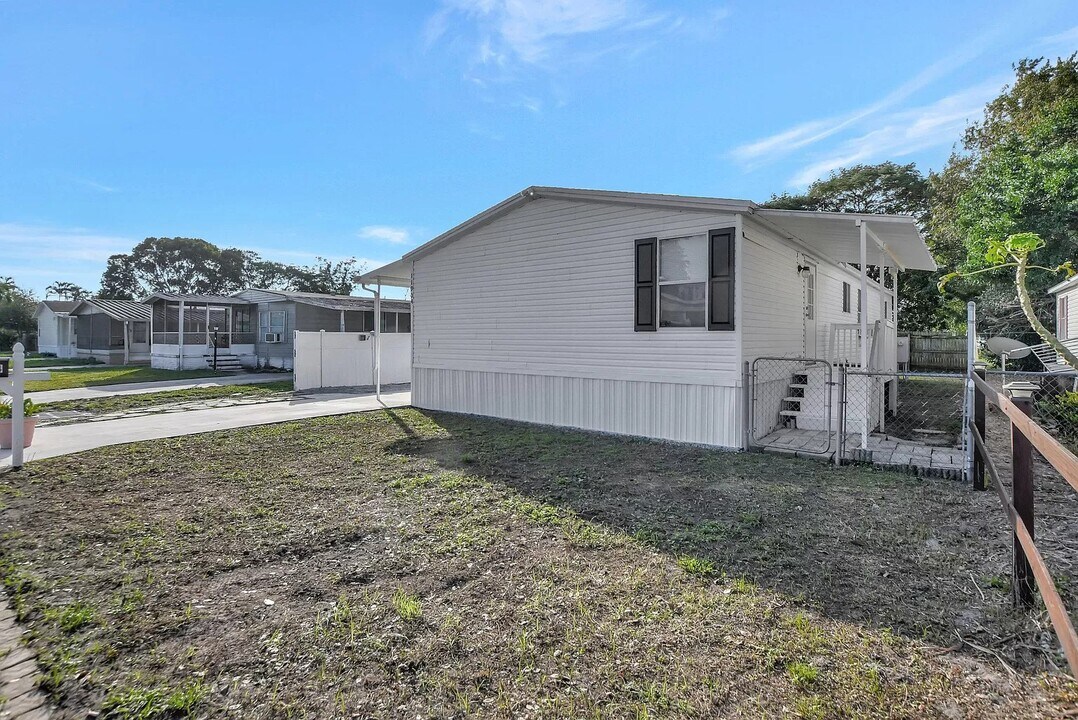 11904 Anchorage Way in Boca Raton, FL - Foto de edificio