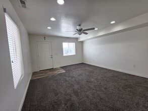 4193 W High Gallery Ct in Herriman, UT - Building Photo - Building Photo