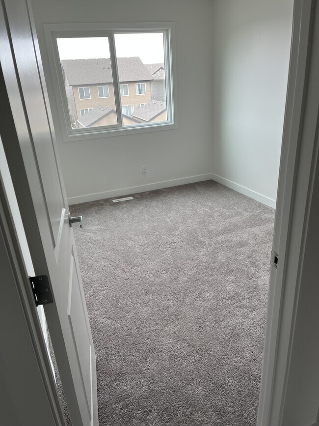 4520 Chegwin Wynd S W in Edmonton, AB - Building Photo - Building Photo