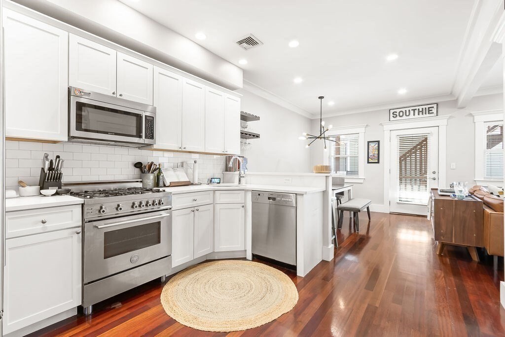 253 E St in Boston, MA - Building Photo