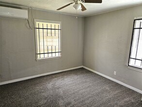 5902 Pershing St in Houston, TX - Foto de edificio - Building Photo