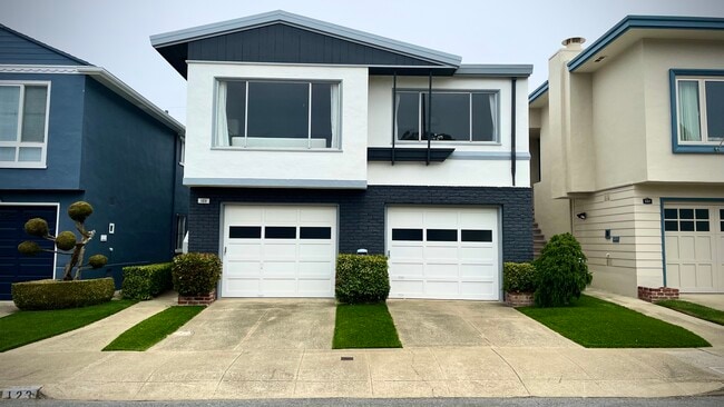 property at 123 Country Club Dr