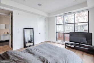 240 N 2nd St in Philadelphia, PA - Building Photo - Building Photo