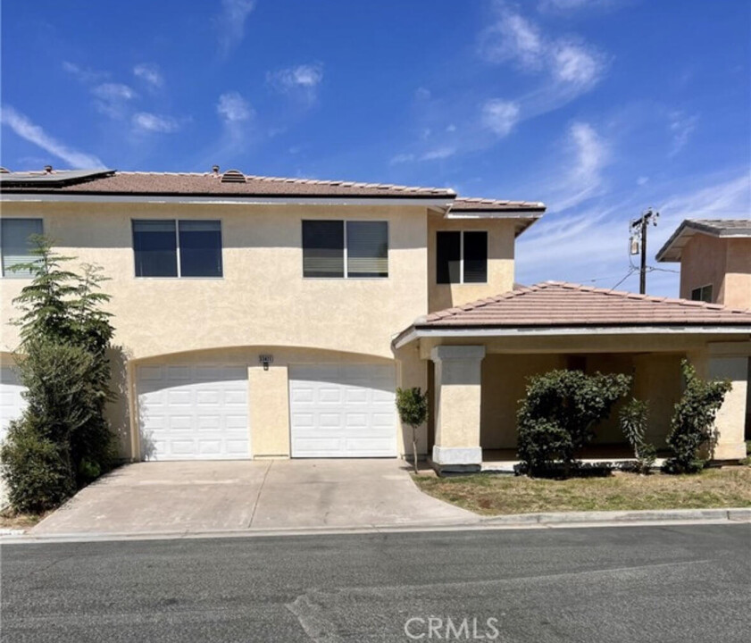 33411 Campus Ln in Cathedral City, CA - Building Photo