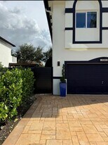 16034 SW 61st Ln in Miami, FL - Building Photo
