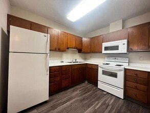 12 Green Mountain Dr in Iowa City, IA - Building Photo - Building Photo