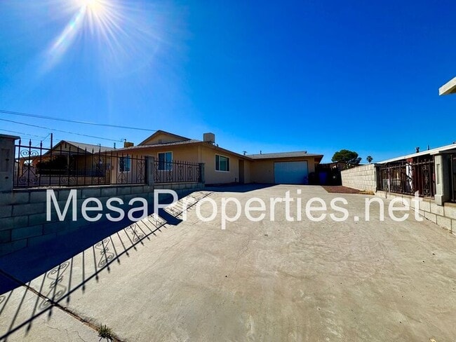 1210 Oasis Dr in Barstow, CA - Building Photo - Building Photo