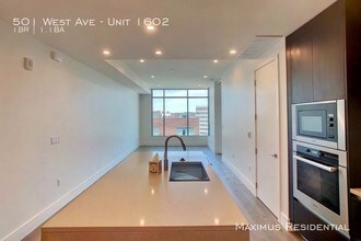501 West Ave-Unit -Unit 1602 in Austin, TX - Building Photo - Building Photo