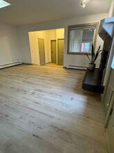 8810 Washburn St-Unit -Unit A in Anchorage, AK - Building Photo - Building Photo