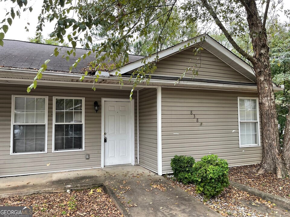 8381 Hollis St in Douglasville, GA - Building Photo