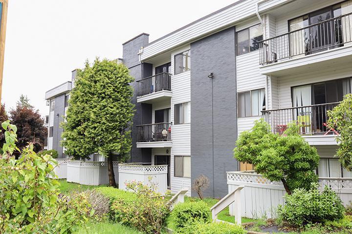 Chelsea Park Gardens in Abbotsford, BC - Building Photo