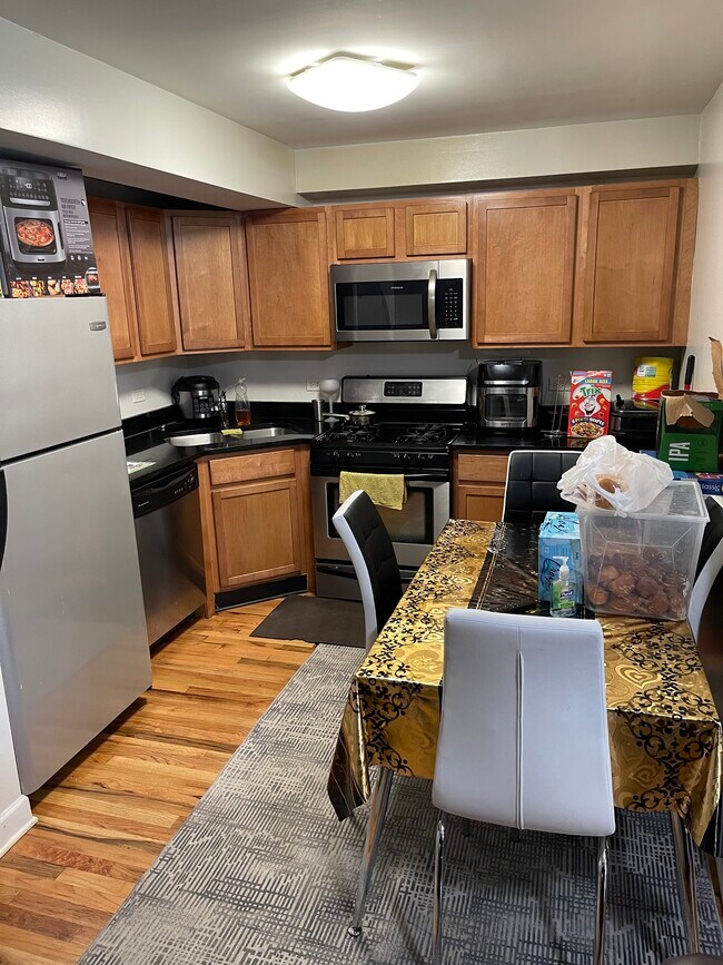 property at 6424 N Ridge Blvd