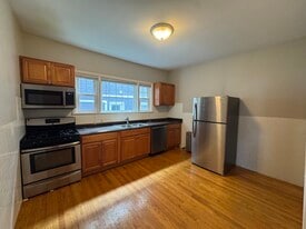 19 Tufts St, Unit #2 in Cambridge, MA - Building Photo