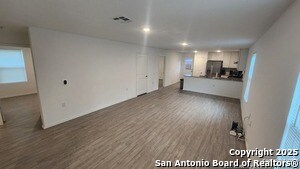 10191 Asta Trl in San Antonio, TX - Building Photo - Building Photo
