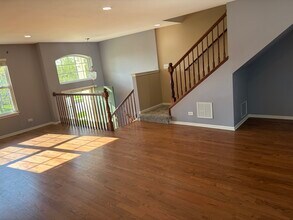 14707 Paul Revere Ct in Plainfield, IL - Foto de edificio - Building Photo