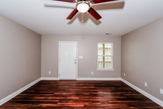3217 6th Ave N in Pell City, AL - Building Photo - Building Photo