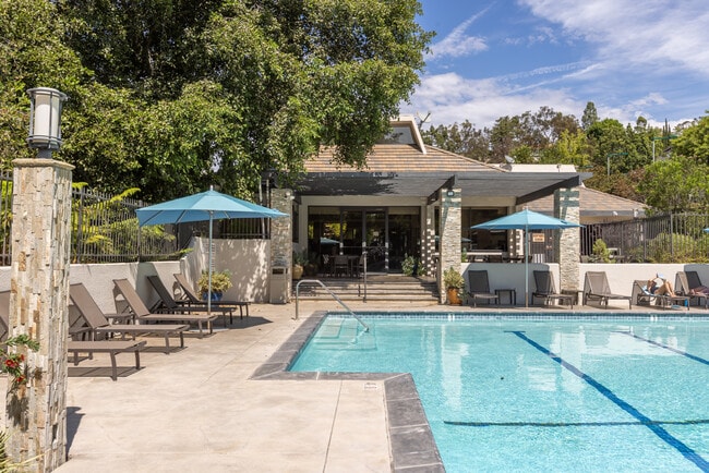 10227 Autumn Leaf Cir