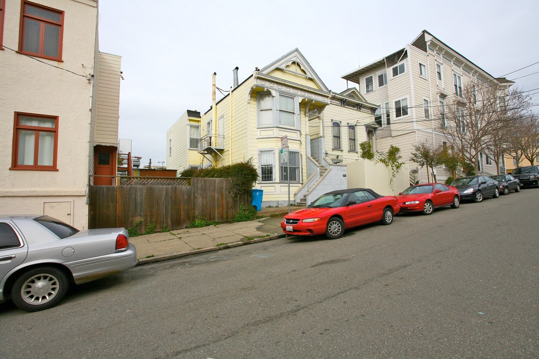 2616 25th St in San Francisco, CA - Building Photo