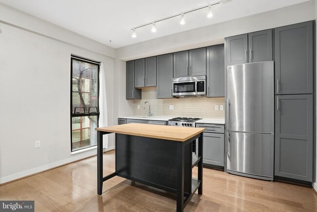 property at 1320 Fenwick Ln