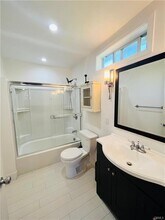 22149 Victory Blvd in Los Angeles, CA - Building Photo - Building Photo