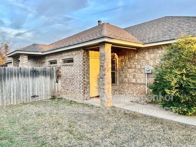 3001 Enchanted Rd in Granbury, TX - Building Photo - Building Photo
