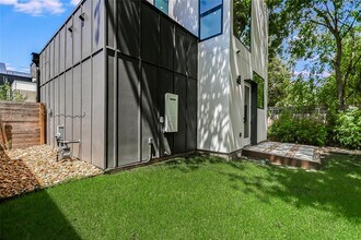 1604 Nash Ave in Austin, TX - Building Photo - Building Photo